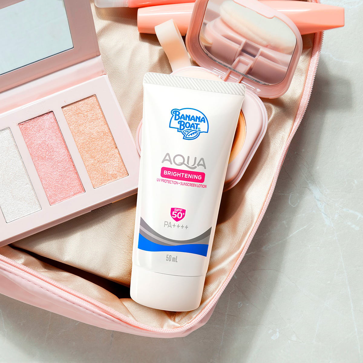บานาน่า โบ๊ท อควาไบรท์เทนนิ่ง ยูวี โพรเทคชั่น SPF50+ PA++++ 50 มล._1