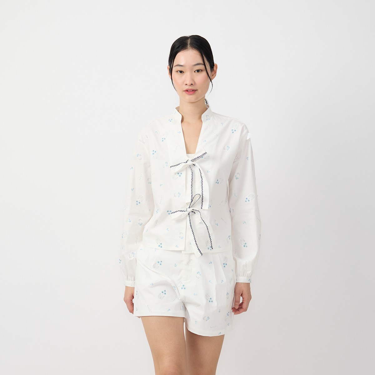 เบสิโค เสื้อเบลาส์ สำหรับผู้หญิง รุ่น FPPM26Q1LC004 สีขาว_5
