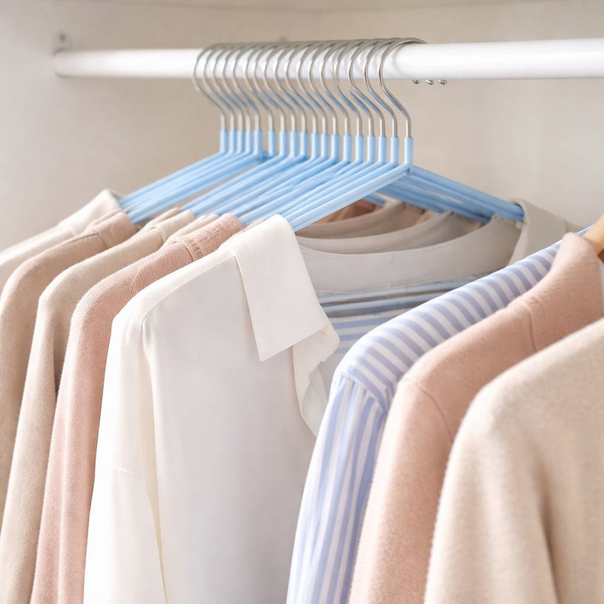 เอ็มบี ไม้แขวนเสื้อซิลิโคน สีฟ้า x 30 ชิ้น_1