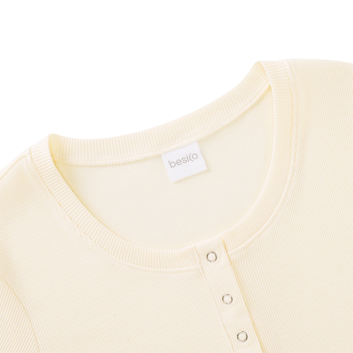 เบสิโค เสื้อ สำหรับผู้หญิง รุ่น FASL26Q1LC004 สีครีม_2