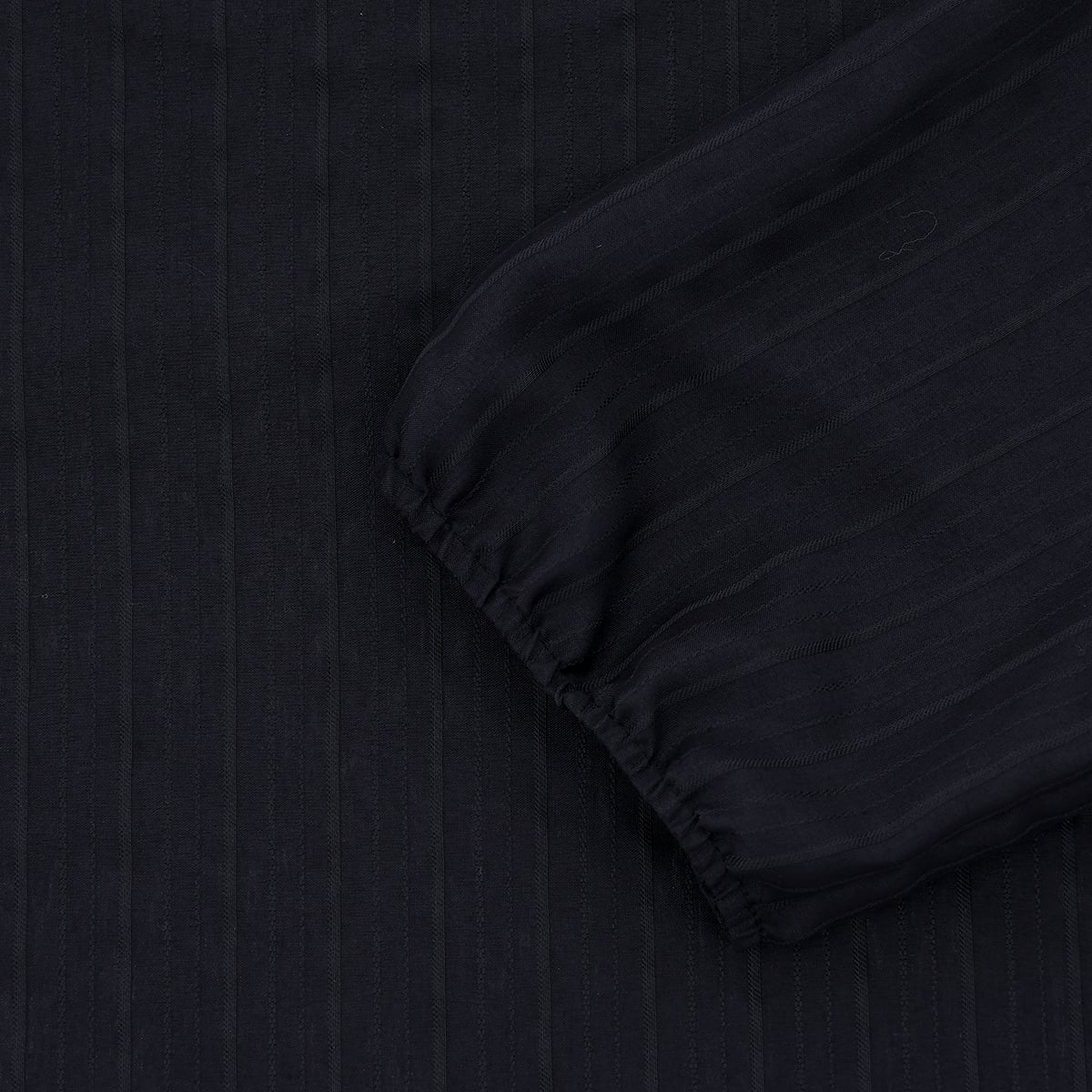 เบสิโค เสื้อคอปาด สำหรับผู้หญิง รุ่น FSTN25Q4LW036 สีดำ_2